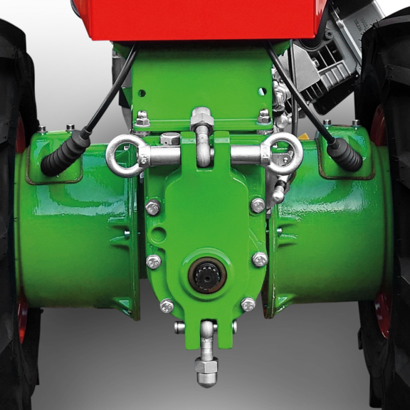 Schnellkupplungssystem erleichtert das Wechseln der Anbaugeräte Schnellkupplungssystem erleichtert das Wechseln der Anbaugeräte