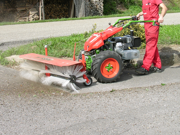 agria 5900 Cyclone avec balai frontal agria 5900 Cyclone avec balai frontal