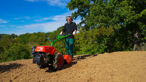 agria 3400 mit Hack- und Fräseinrichtung agria 3400 mit Hack- und Fräseinrichtung