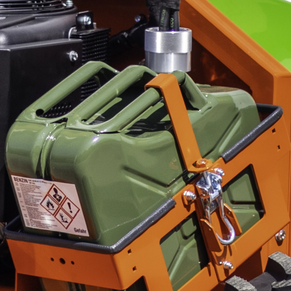 Removable-fueltank- system by Agria, fuel level display on remote control Removable-fueltank- system by Agria, fuel level display on remote control