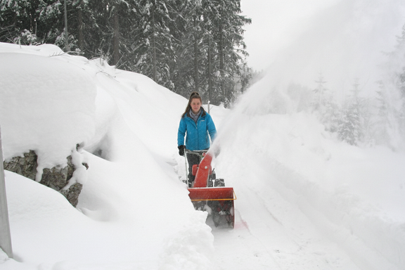 agria 3400 mit Schneefräse agria 3400 mit Schneefräse