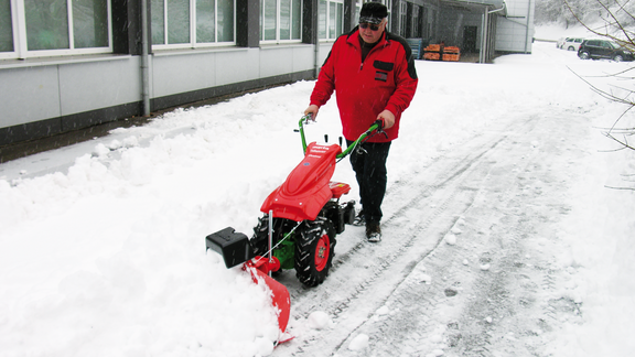 agria 3600 BM mit Schneepflug agria 3600 BM mit Schneepflug