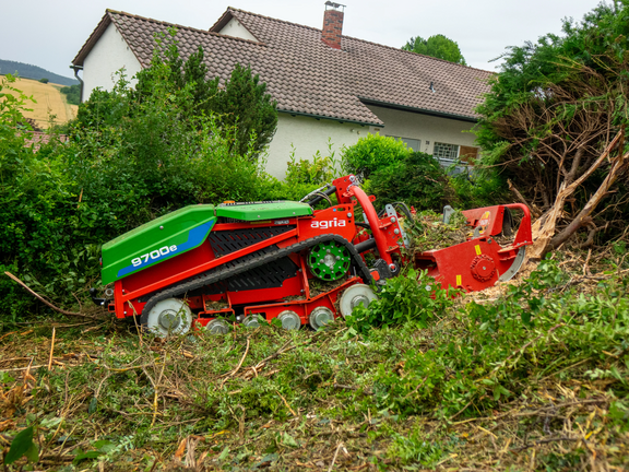 agria 9700e mit Gestrüppmulcher agria 9700e mit Gestrüppmulcher