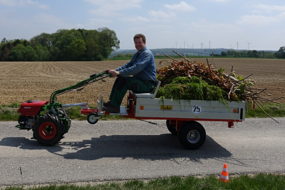 agria 3400 mit Transportanhänger agria 3400 mit Transportanhänger