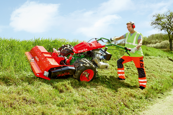 agria 5900 Taifun mit Schlegelmulcher und Mehrfachbereifung agria 5900 Taifun mit Schlegelmulcher und Mehrfachbereifung