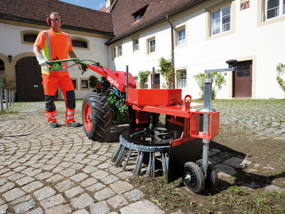agria 5900 Bison mit Wildkrautbürste agria 5900 Bison mit Wildkrautbürste