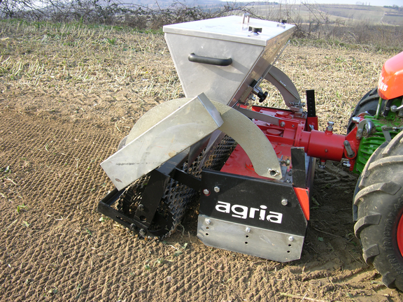 agria 5900 Taifun mit Kreiselegge und Aufsattelsämaschine agria 5900 Taifun mit Kreiselegge und Aufsattelsämaschine