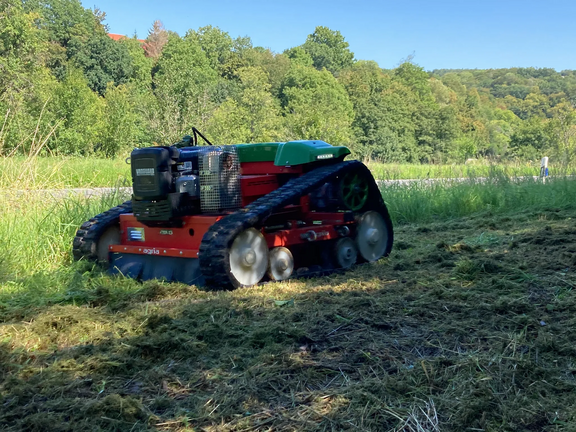 agria 9500 Ferngesteuerter Hochgras-Sichelmulcher agria 9500 Ferngesteuerter Hochgras-Sichelmulcher